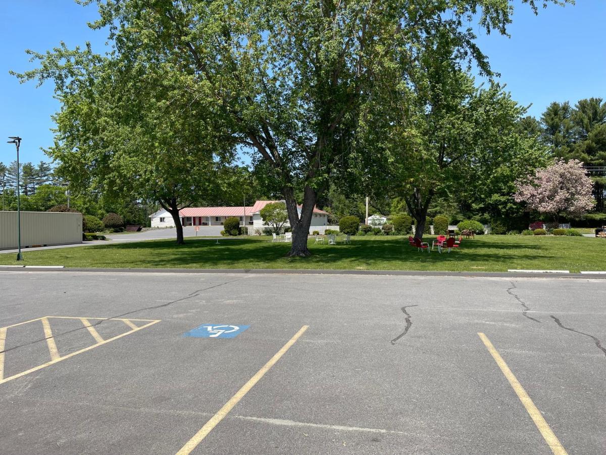 Belmont Motel Skowhegan Exterior photo
